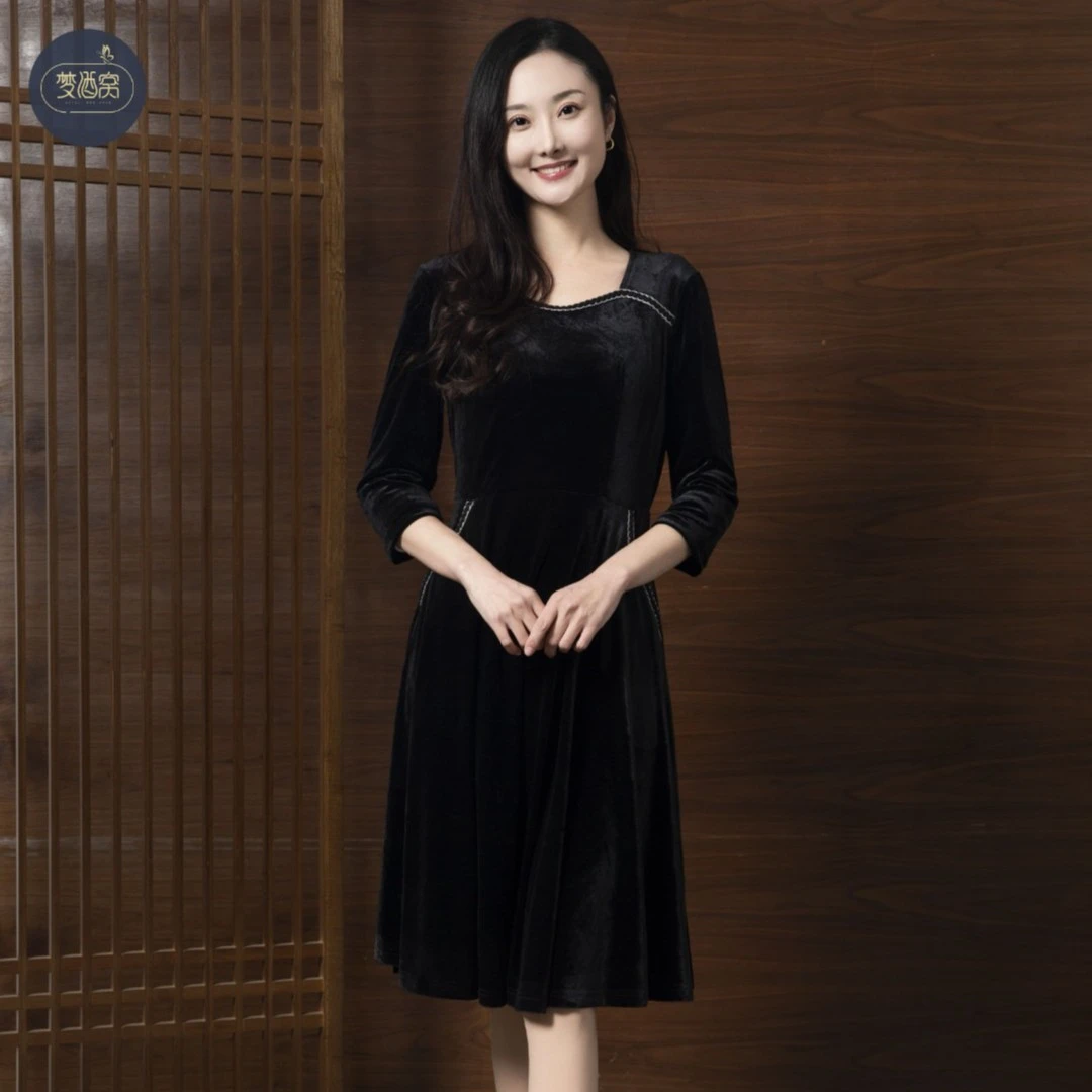 复古镂空旗袍秋季方领长袖长裙通勤显瘦连衣裙春秋冬