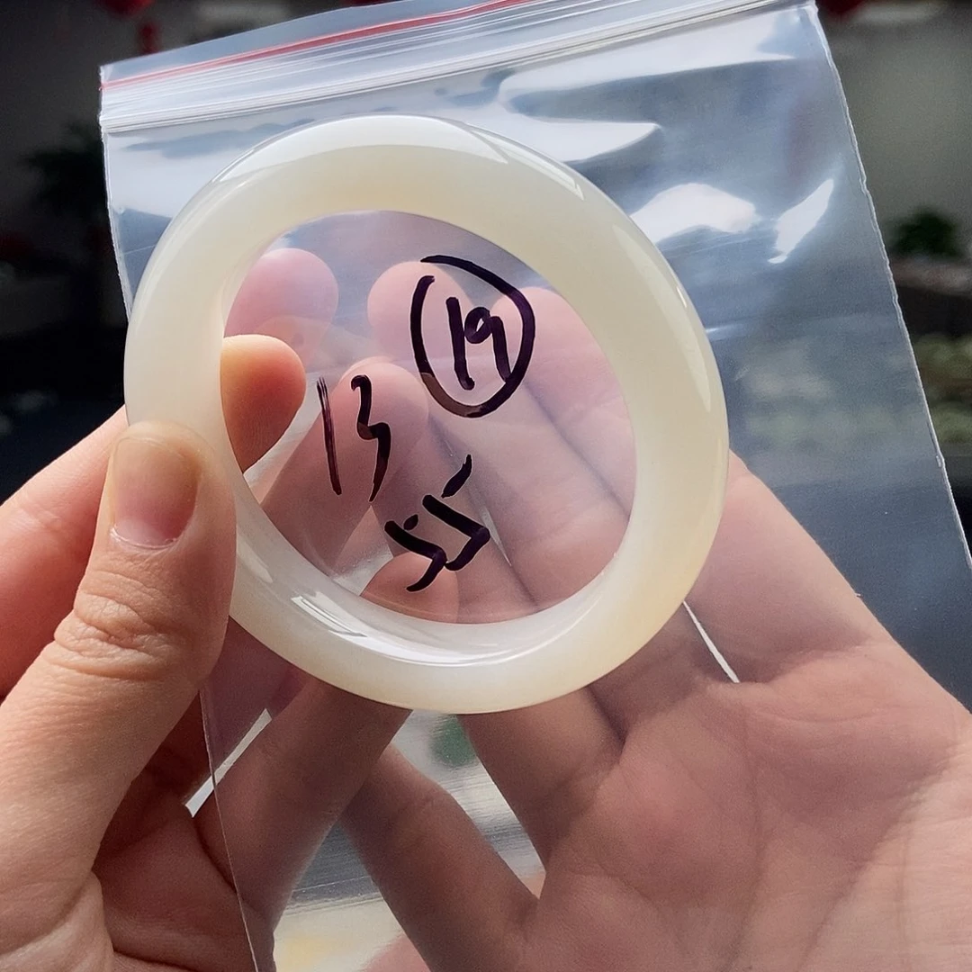 和田玉颜色多样性发拍一发一未镶嵌