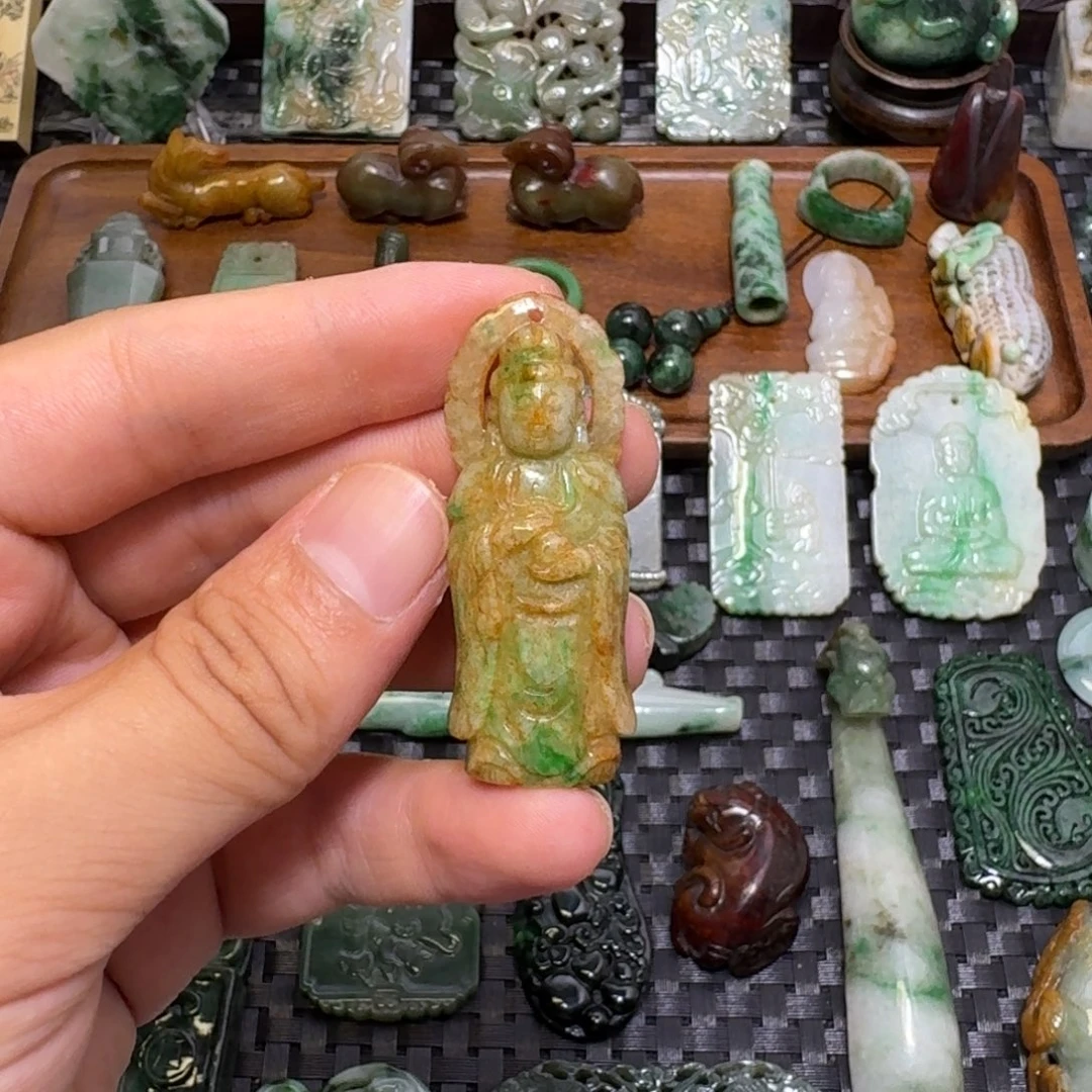 翡翠未镶嵌颈饰堂**朵翡翠颈饰未镶嵌