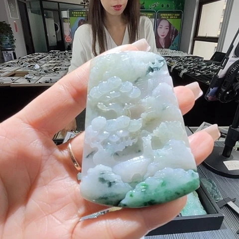 颈饰未镶嵌翡翠一个