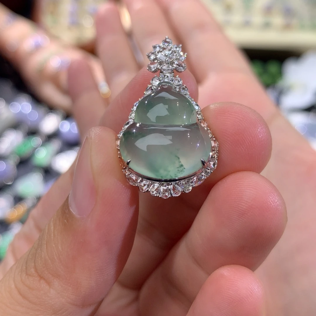 翡翠18K金镶嵌吊坠(不含链)葫芦