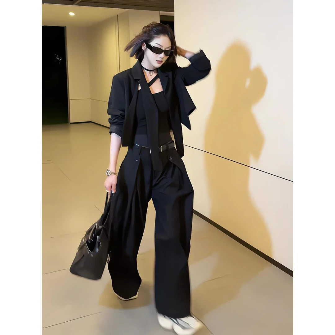 黑色后背蕾丝拼接西装短外套女2025年秋季新款显瘦直筒阔腿裤套装