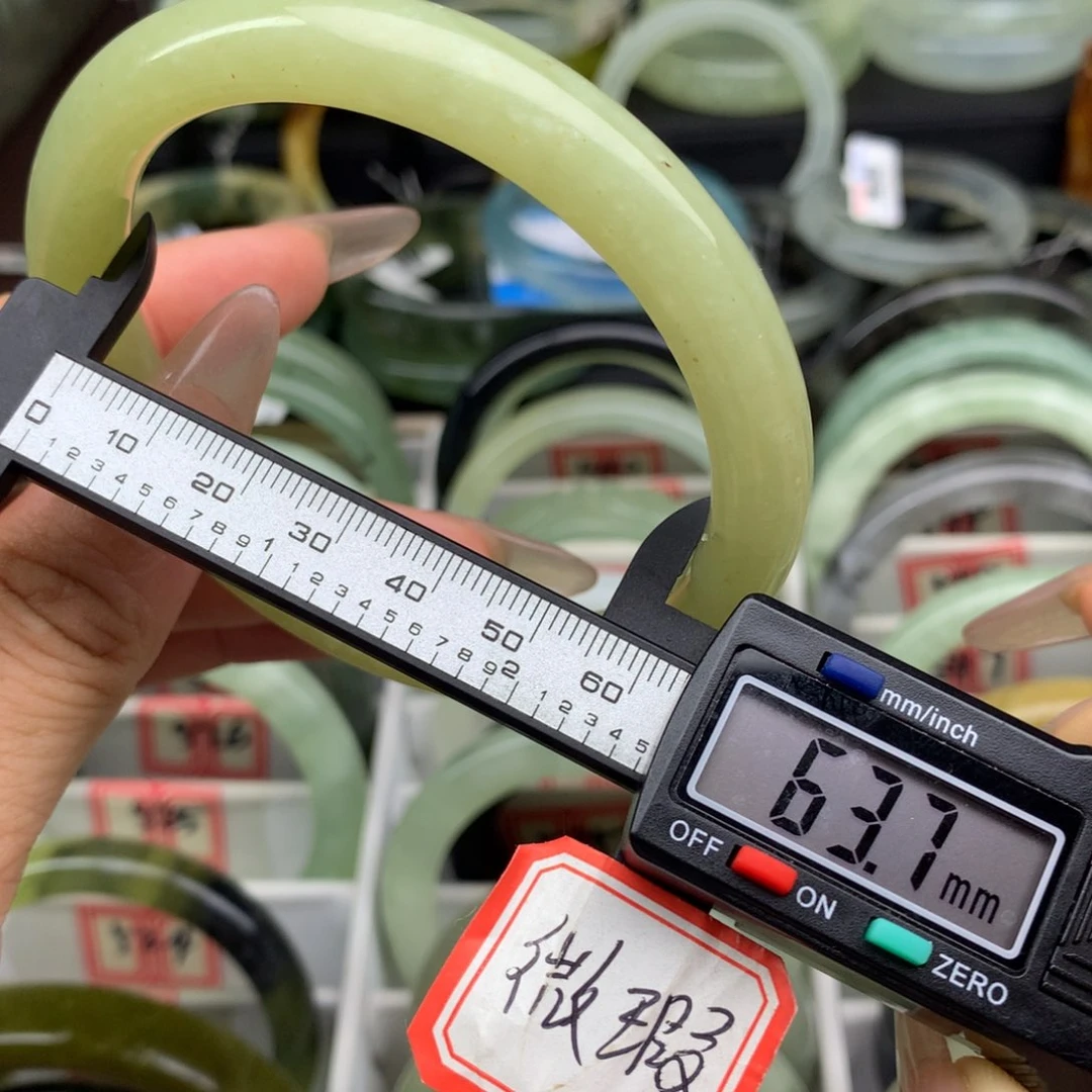 蛇纹石玉未镶嵌手镯524