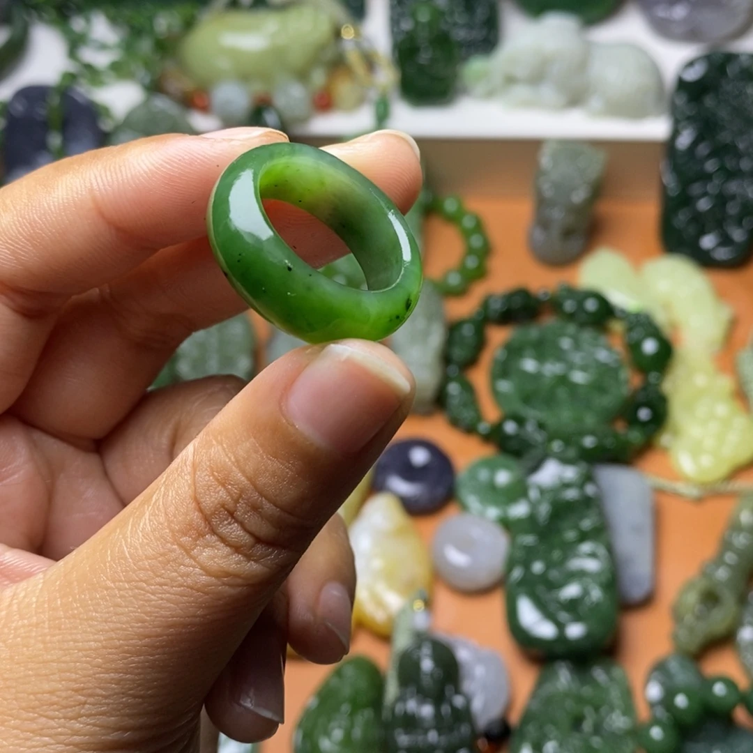 优***雅和田玉未镶嵌颈饰