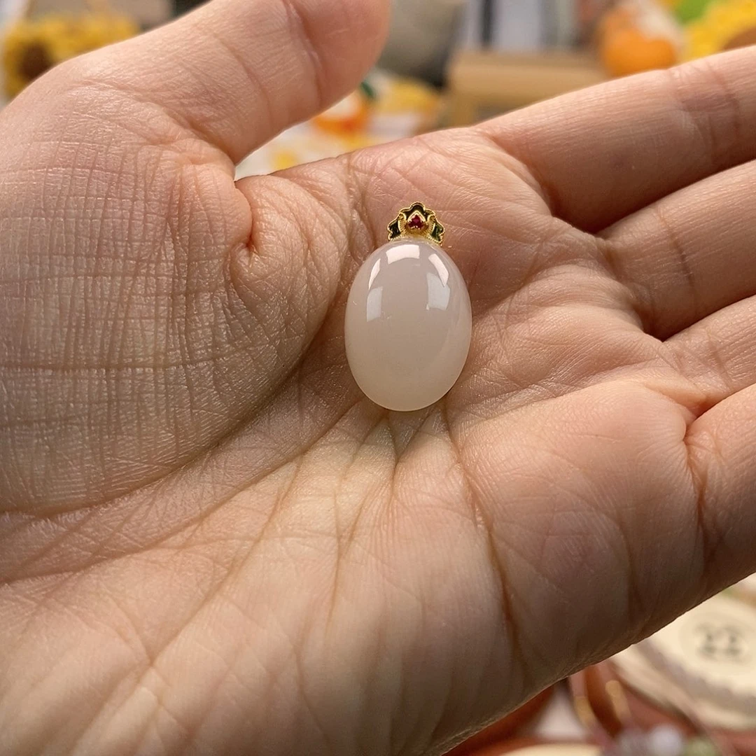 和田玉吊坠(不含链)18K金镶嵌