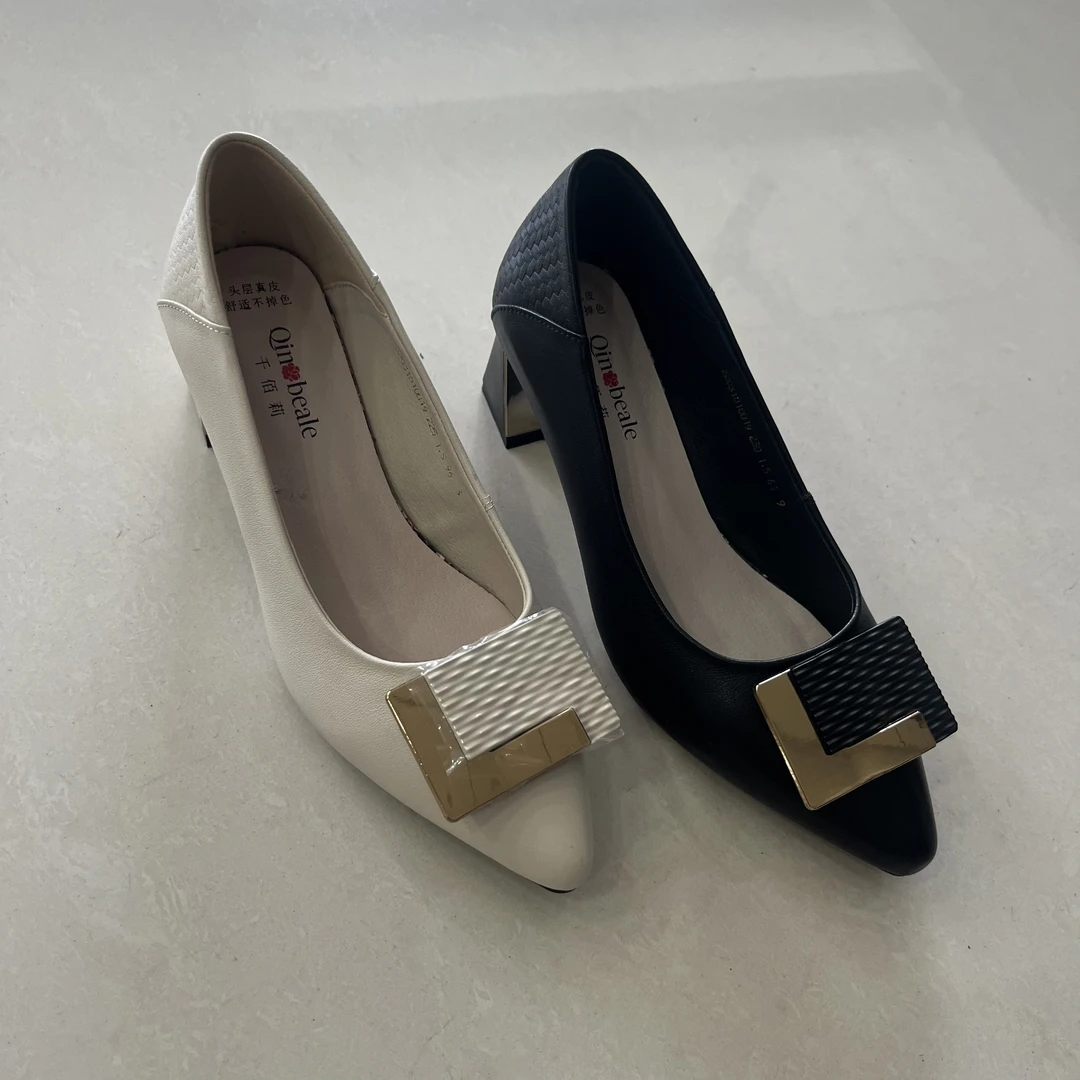 22031010019千佰莉真皮粗跟单鞋浅口真皮通勤女鞋A014