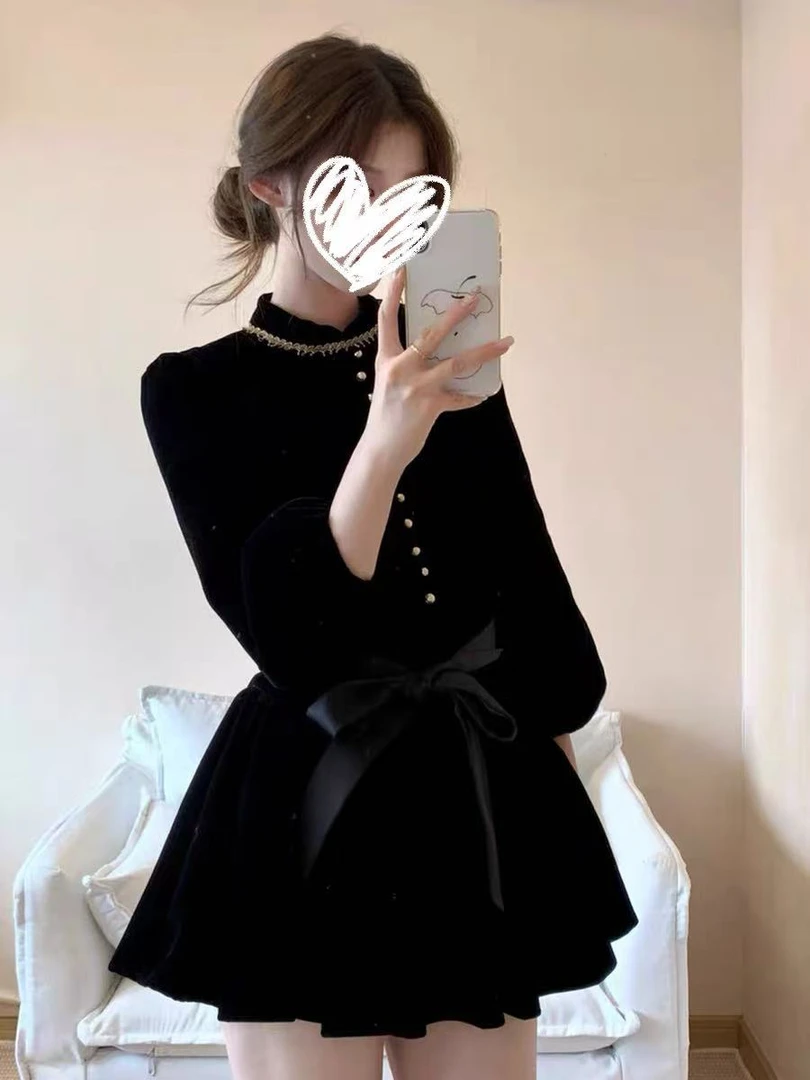 法式赫本风黑色丝绒连衣裙女早秋2025新款百搭高级感小个子蓬蓬裙