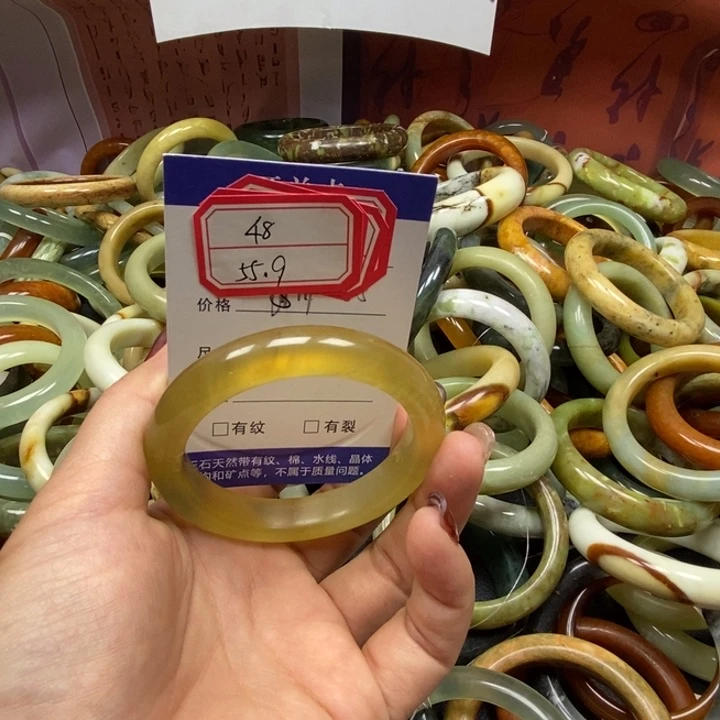 蛇纹石玉未镶嵌手镯48