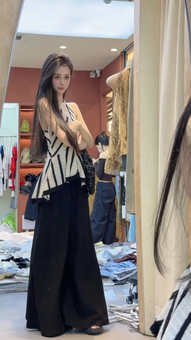 设计感小众撞色黑白挂脖背心上衣女夏季2025新款百搭高腰阔腿长裤