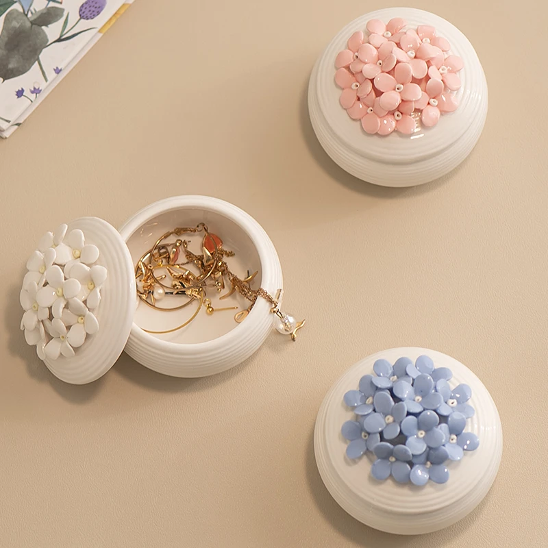 精致北欧陶瓷四叶草手捏花饰品盒创意桌面家居精致戒指耳环收纳盒