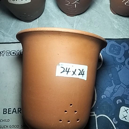 红泥特大金钟一个
