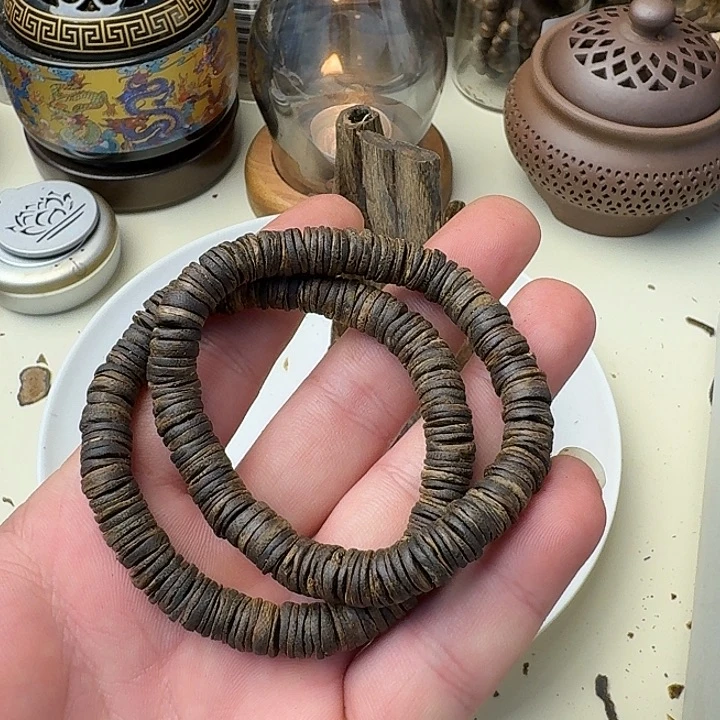 灵***子沉香沉香碎屑奇楠片珠2条各9克