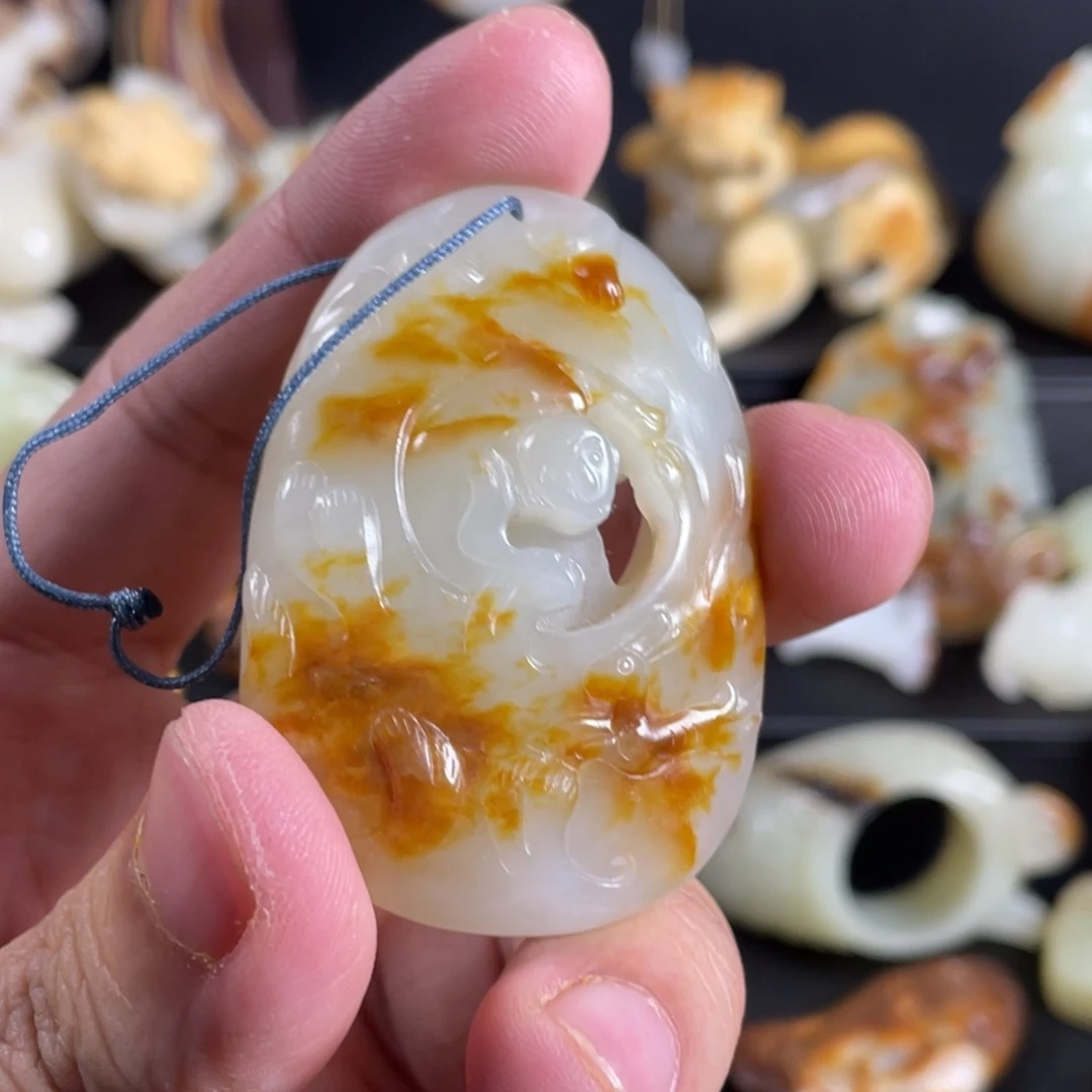 清***馨和田玉未镶嵌颈饰