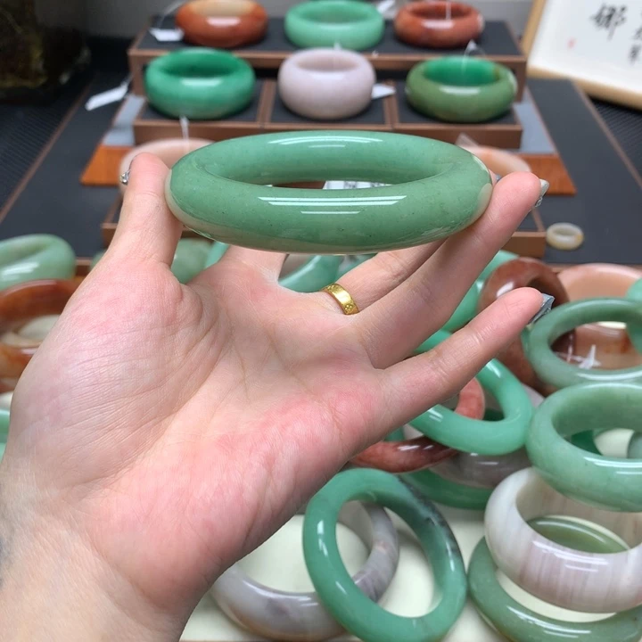九***麻石英质玉（非洲翠）未镶嵌舍