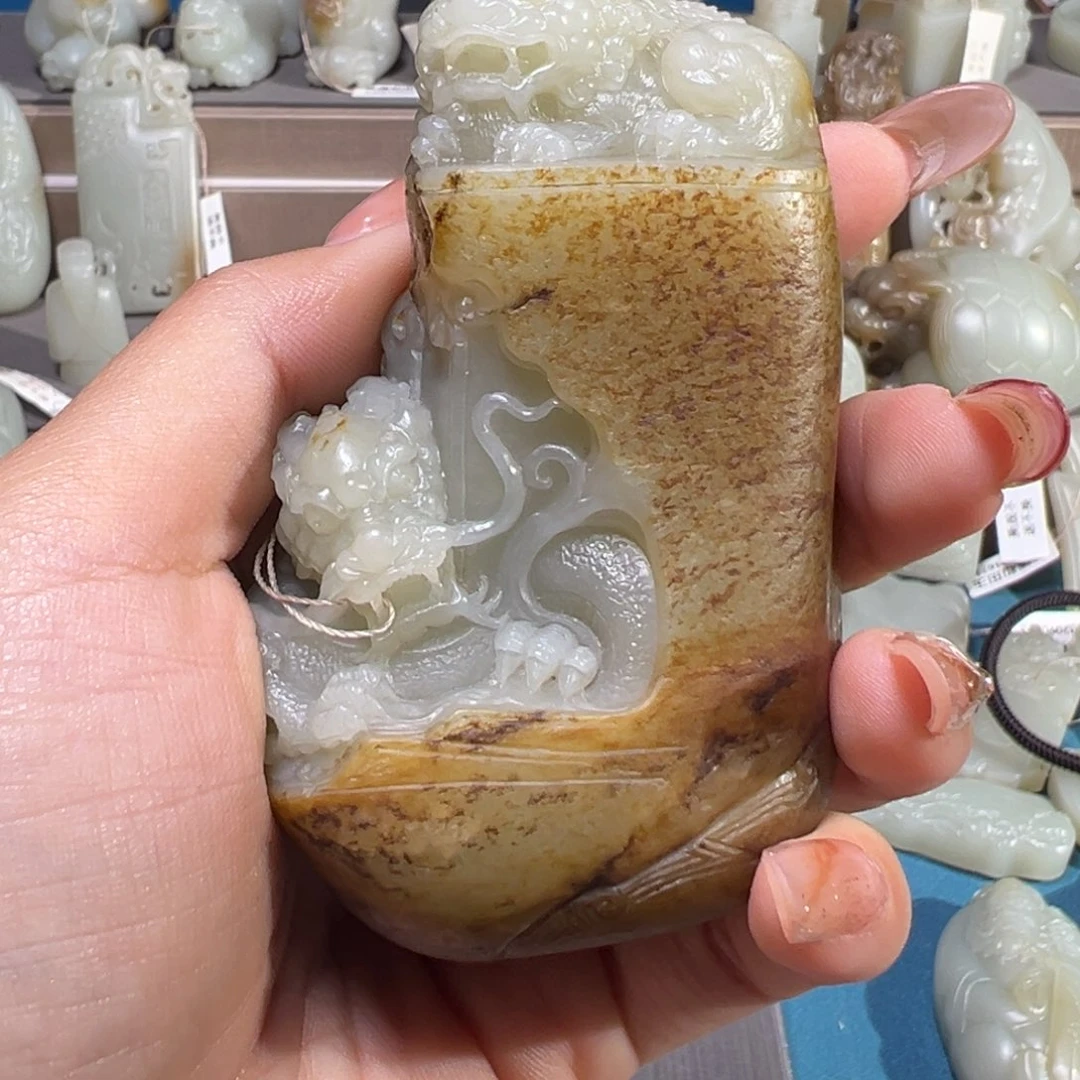 和田玉（糖玉）未镶嵌颈饰