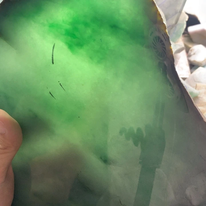 翡翠裸石阳绿花玩手镯