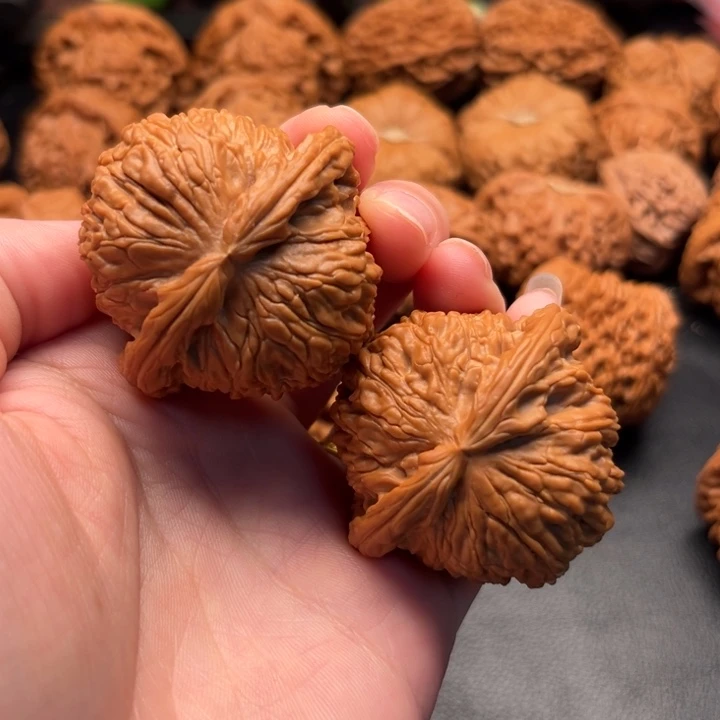 文玩核桃吊坠1503白狮子45尺