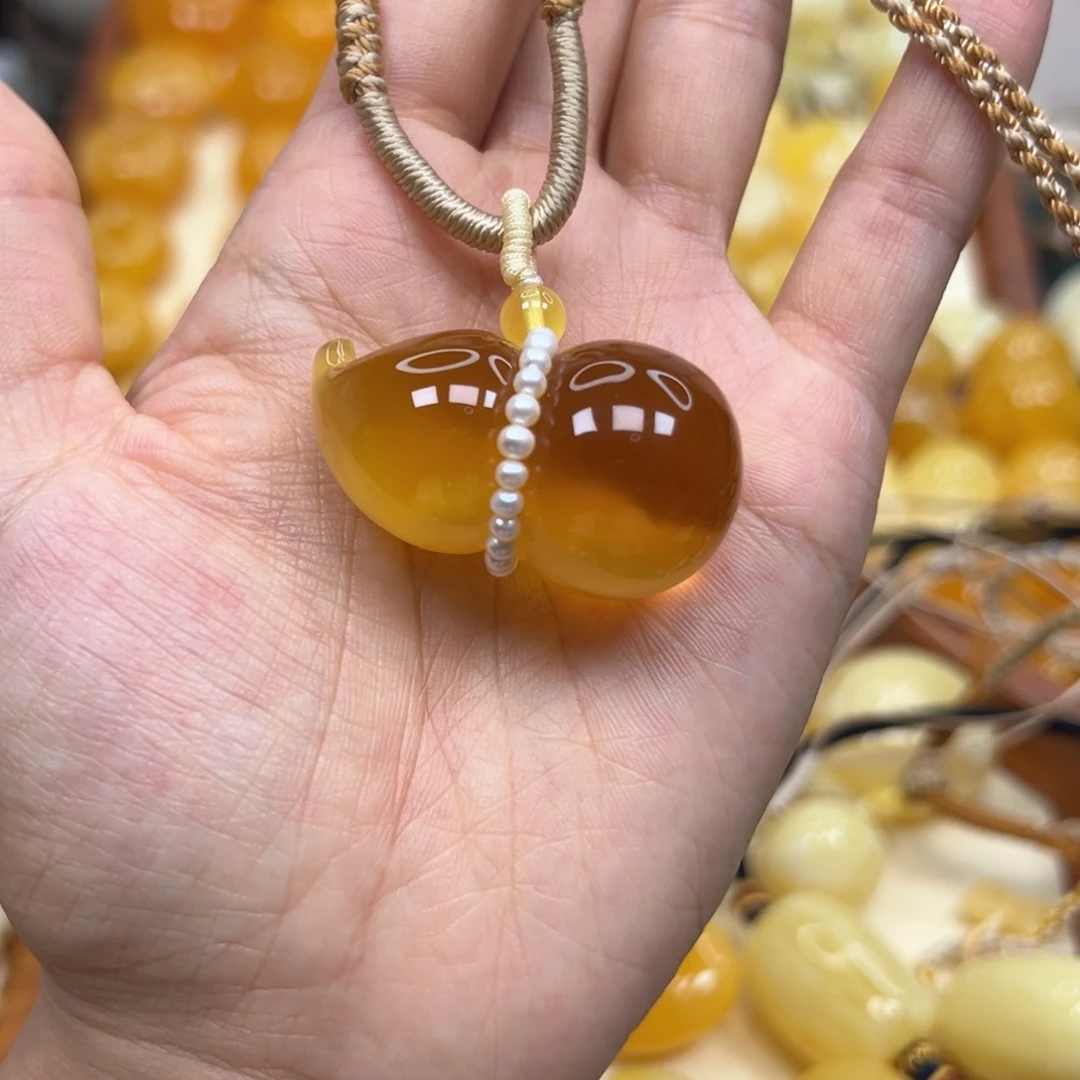 未镶嵌颈饰琥珀蜜蜡