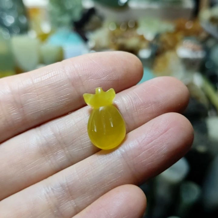 岫玉未镶嵌挂坠款式