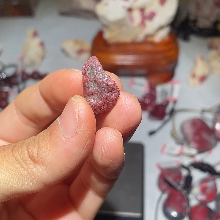 一***念天然辰砂原矿毛料