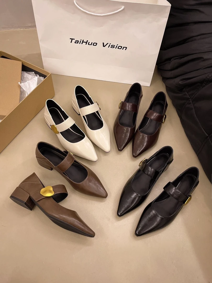 8676小尖头时尚跟鞋