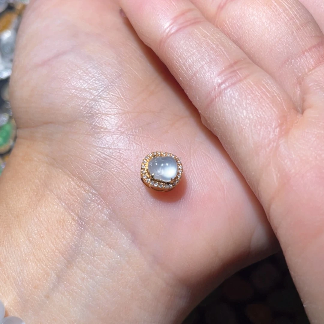 【闪购商品】翡翠吊坠(不含链)18K金镶嵌