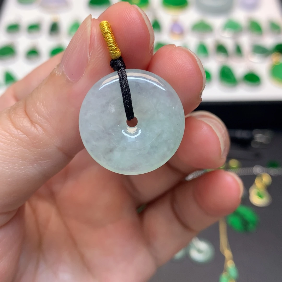 翡翠未镶嵌颈饰有纹裂