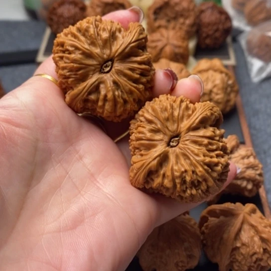 文玩核桃吊坠45球疆精配