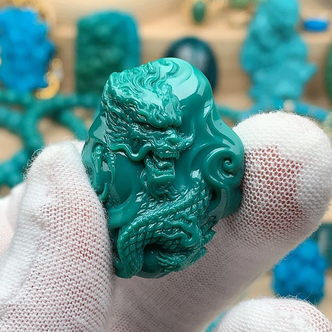 绿松石未镶嵌颈饰