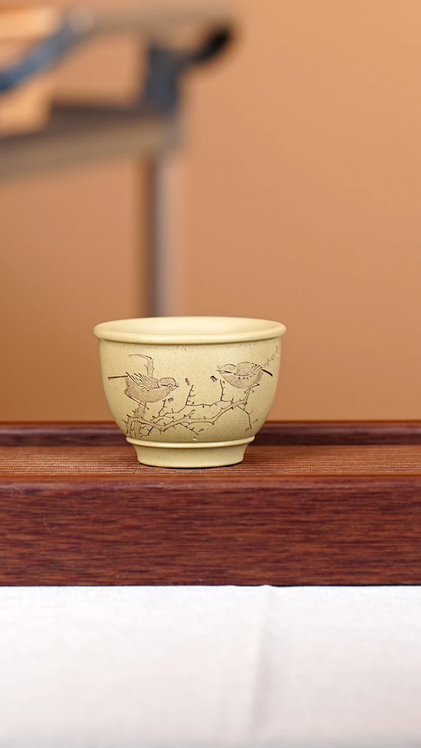 宜兴原矿 紫砂 全手工制作高温本山绿刻绘小鸟主人杯160CC00112