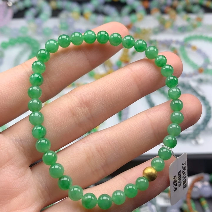 翡翠手镯未镶嵌翡翠