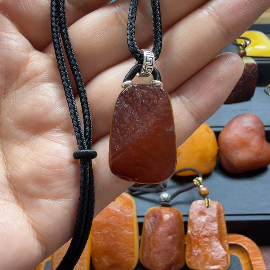 琥珀吊坠(赠链)未镶嵌