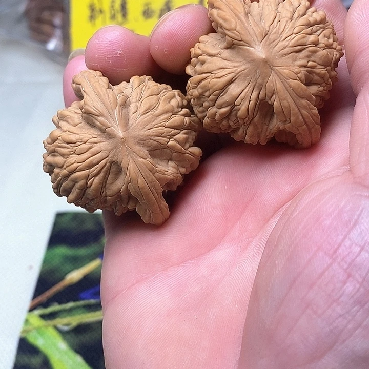 听***之文玩核桃吊坠12:12.12