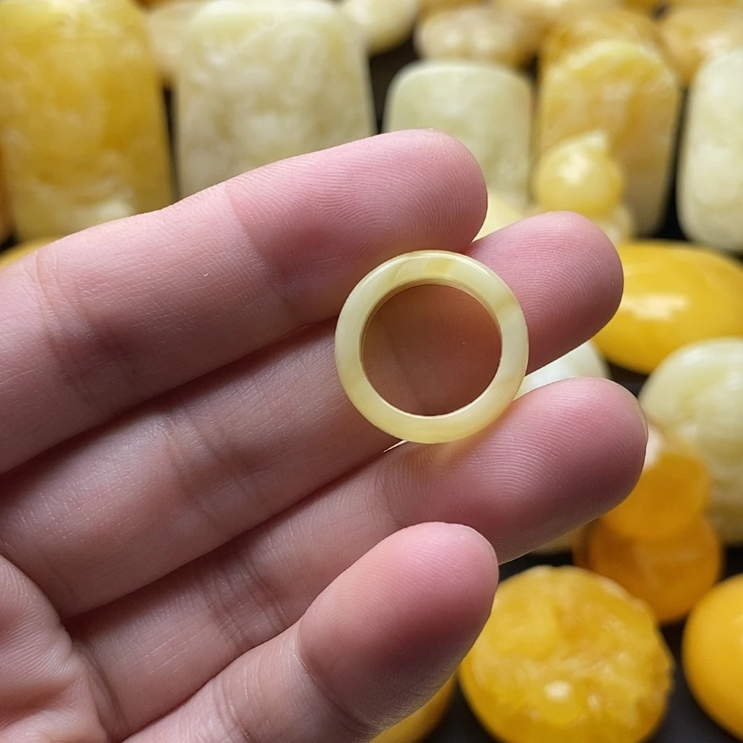 琥珀颈饰未镶嵌琥珀蜜蜡