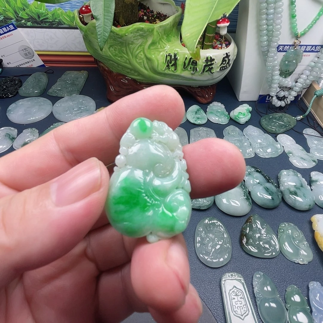 翡翠未镶嵌吊坠(不含链)如意