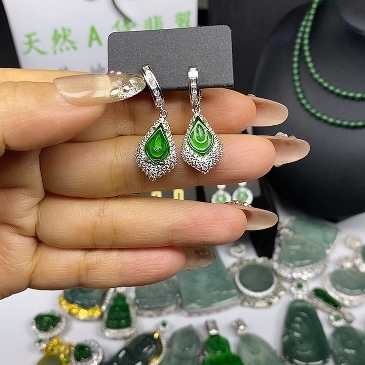 翡翠未镶嵌耳饰翡翠未镶嵌耳饰