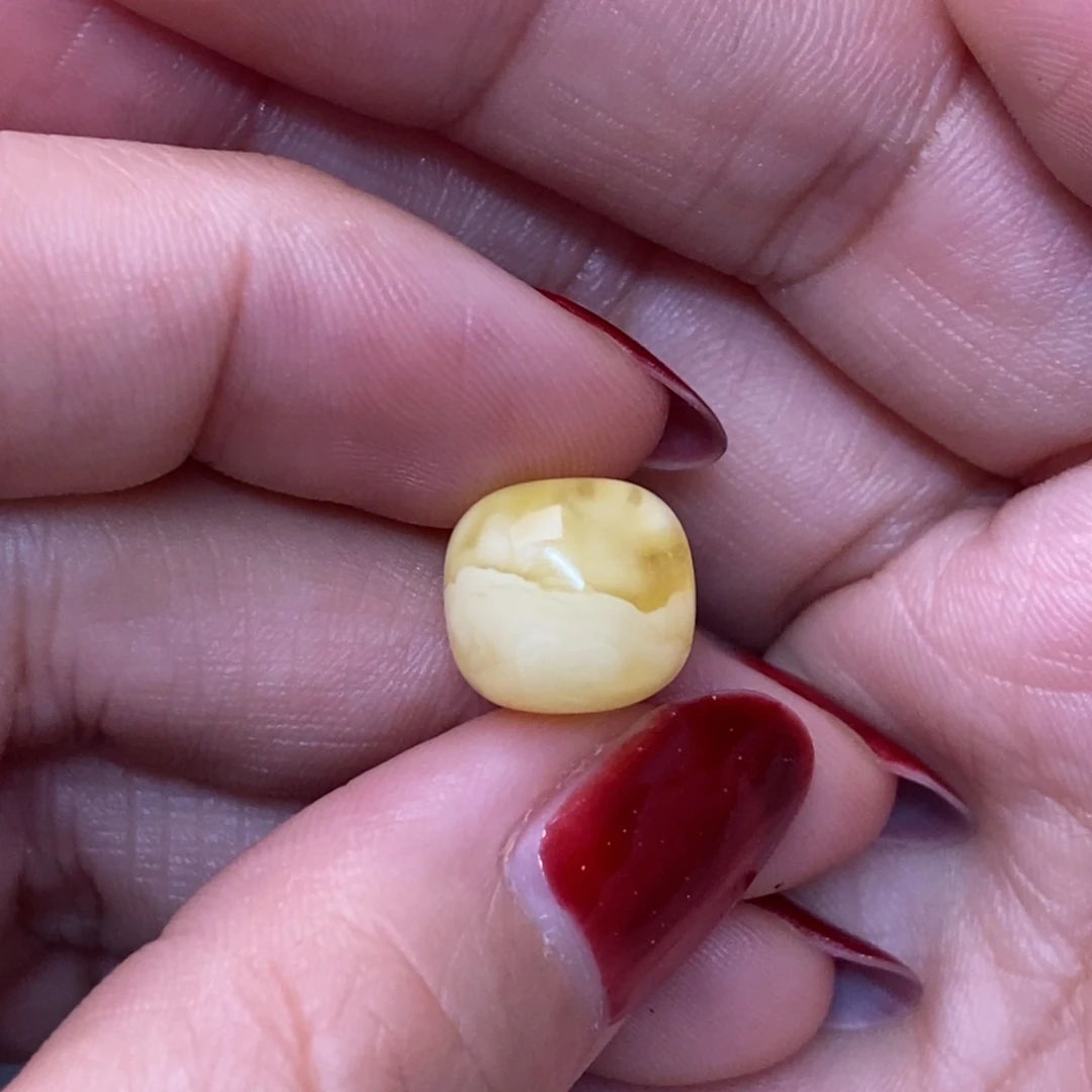 裸石琥珀未镶嵌平**奇