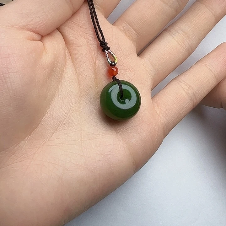 和田玉挂件。k k未镶嵌