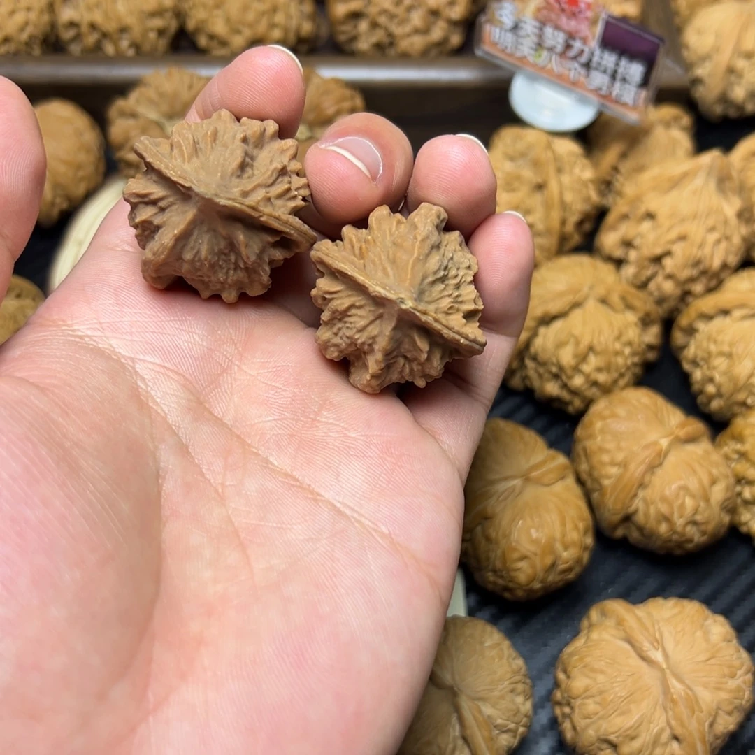 文玩核桃吊坠奇怪的秋子