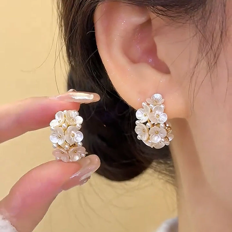 合金耳饰 25新款甜美银白色花朵蝴蝶耳环饰品优雅设计感时尚百搭