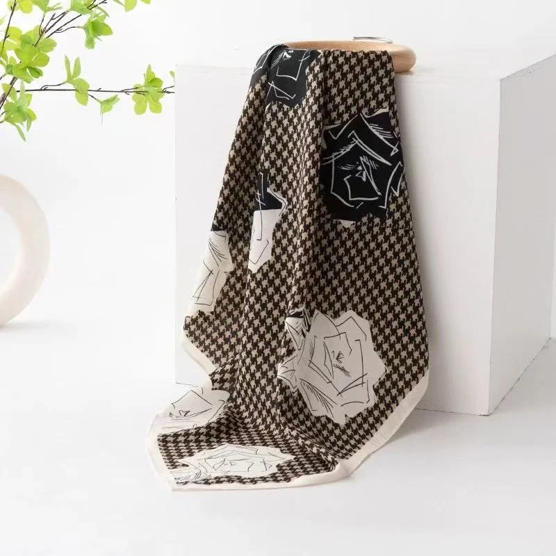 P11 【千鸟格花卉】棉90*90左右丝巾方巾