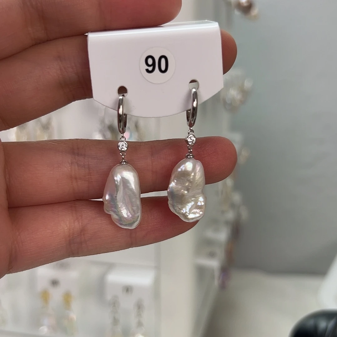 非金属巴洛克花瓣耳饰