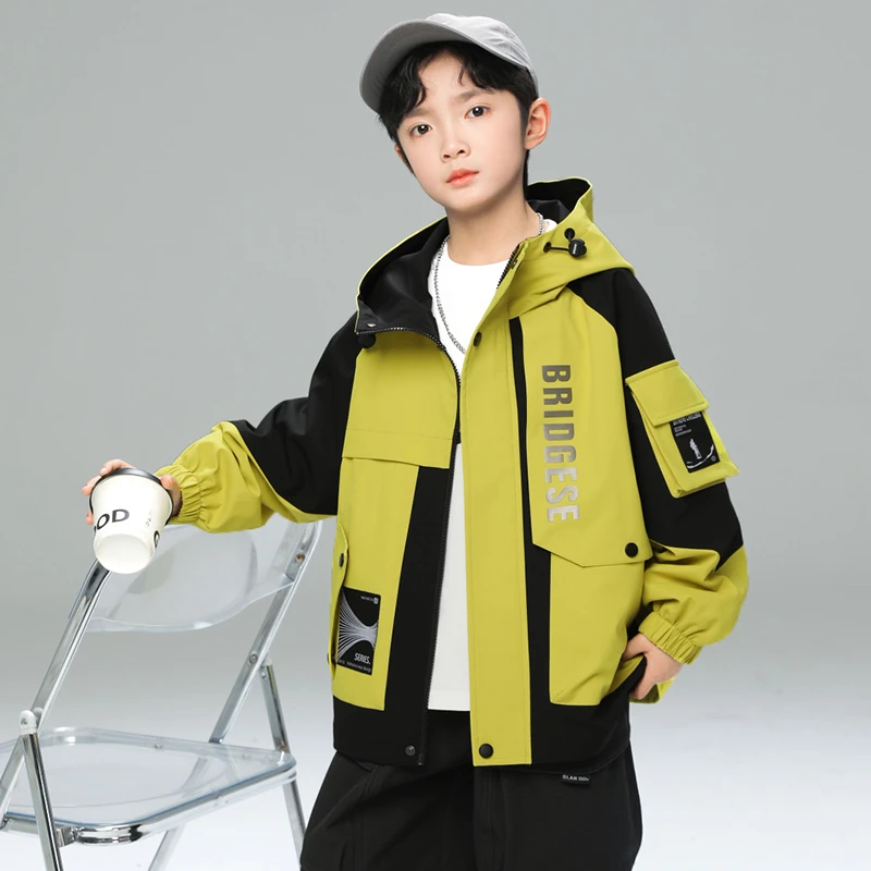 男童春秋款冲锋衣外套2026新款春季中大童儿童男孩春装帅气时髦潮