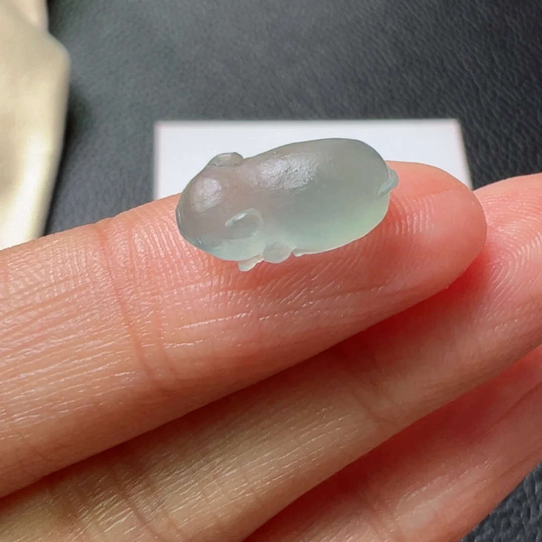 定制翡翠未镶嵌老鼠