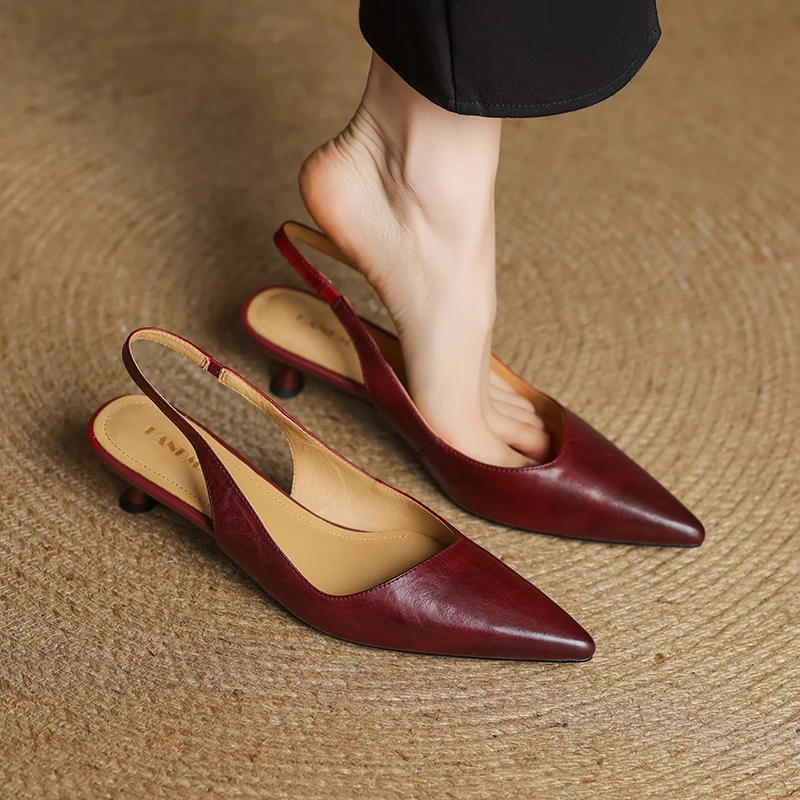 水洗头层牛皮！高品质小跟鞋2025新款尖头细跟后绊带包头凉鞋真皮