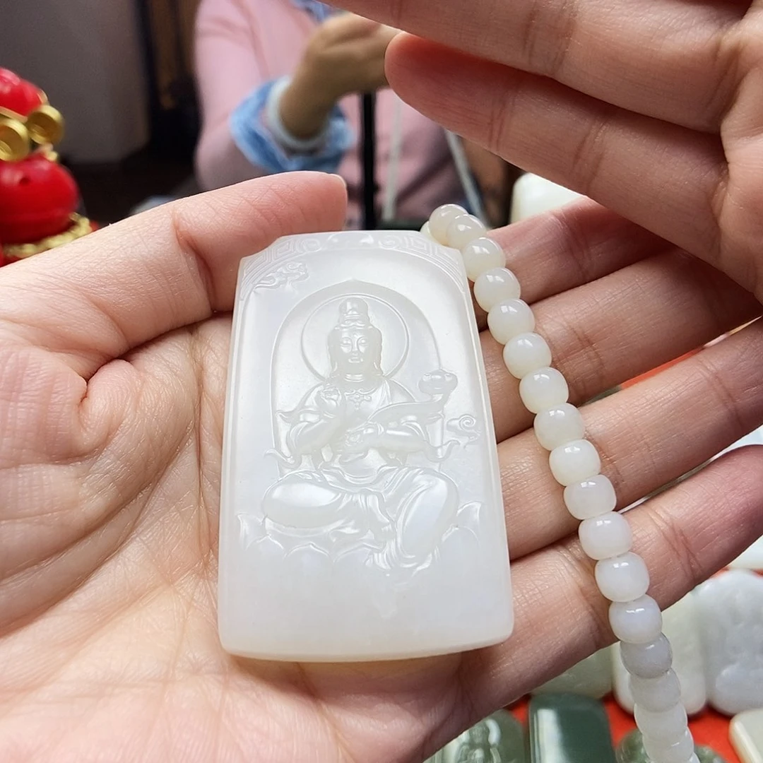 颈饰未镶嵌和田玉等****人