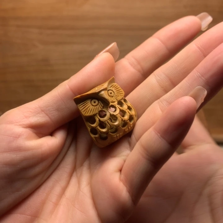 檀香木其他老山檀香手把件鹰