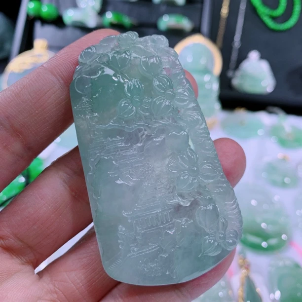 天然A货翡翠高冰种镂空精雕翡翠山水意境牌 尺寸:66-37.8-7.3mm