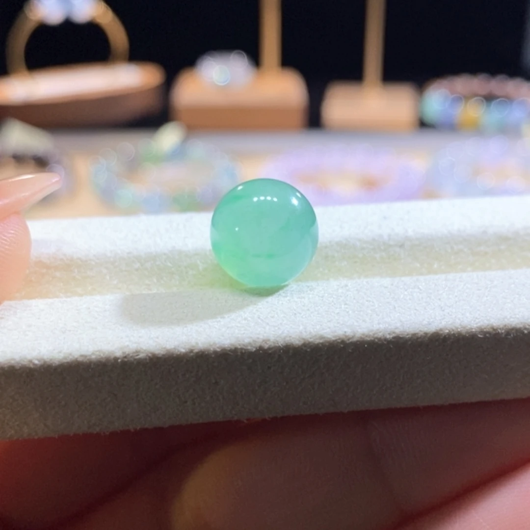 翡翠未镶嵌吊坠(不含链)翡翠甜绿圆珠