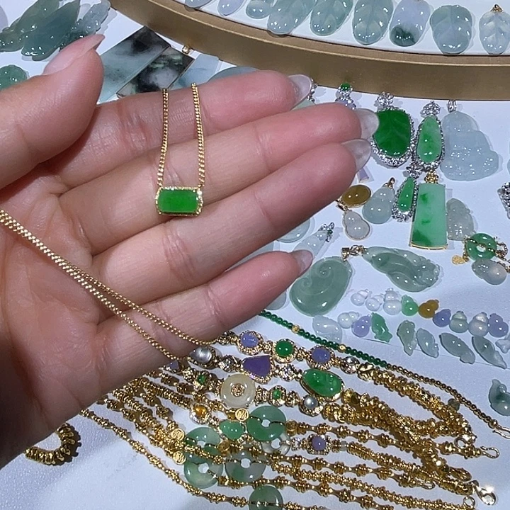 翡翠18K金镶嵌吊坠(不含链)